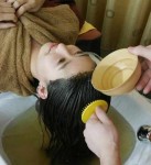 Mái tóc bồng bềnh, hết gãy rụng với "chiêu" gội đầu này